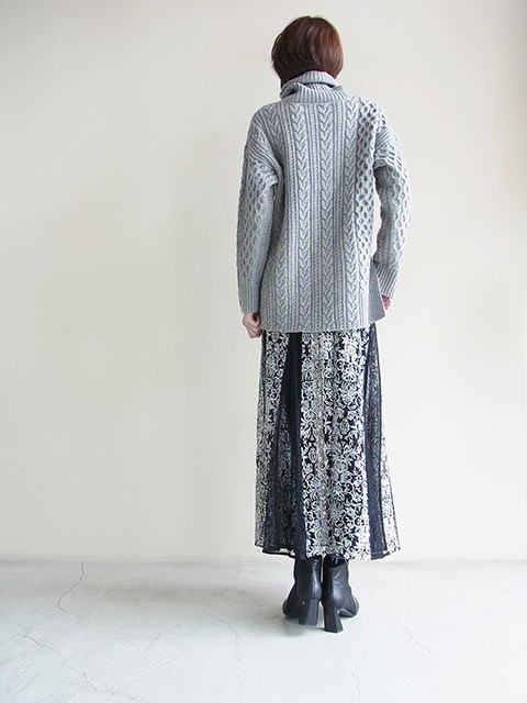 TOMMOROW LAND BACCA グレー フード付きニット TOMMOROW LAND BACCA グレー フード付きニット - メルカリ